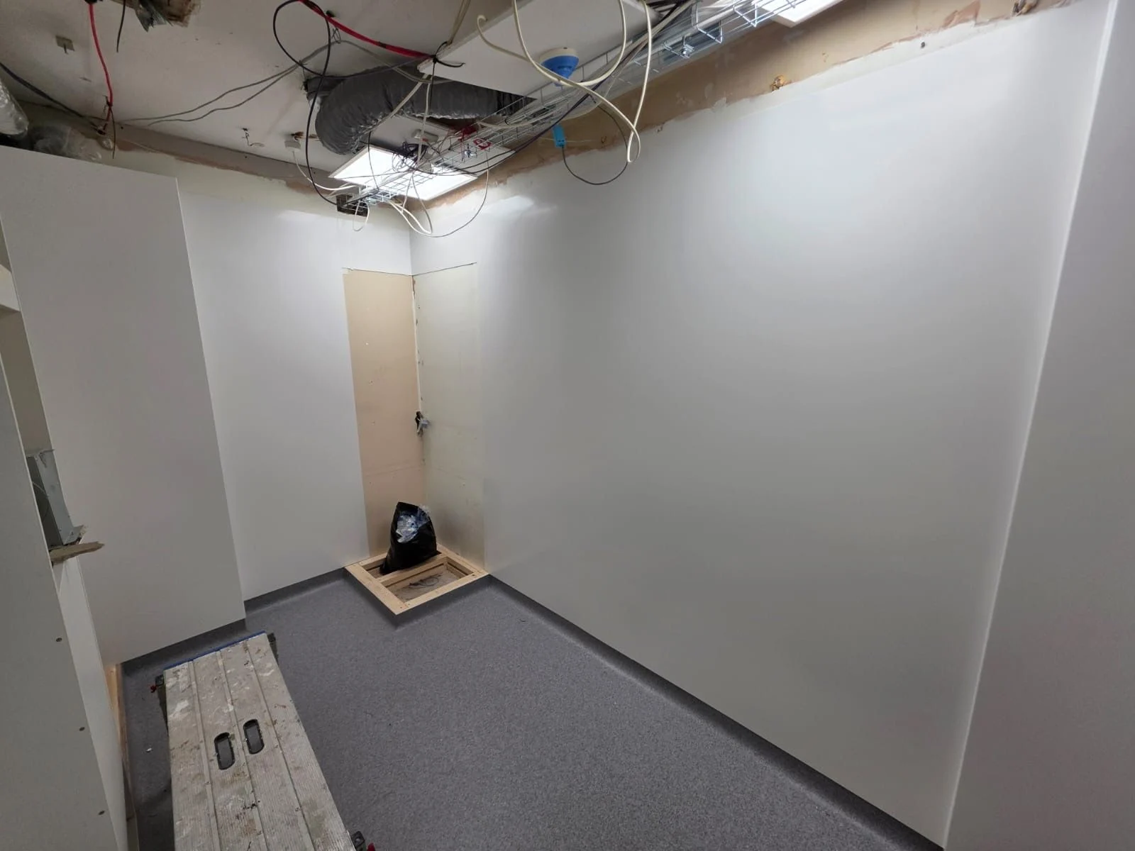 2.5mm Premium White Cladding - Image 3